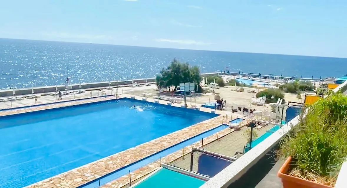 Apartment Suite Seaside Home - Fronte Mare Con Piscina Ospedaletti