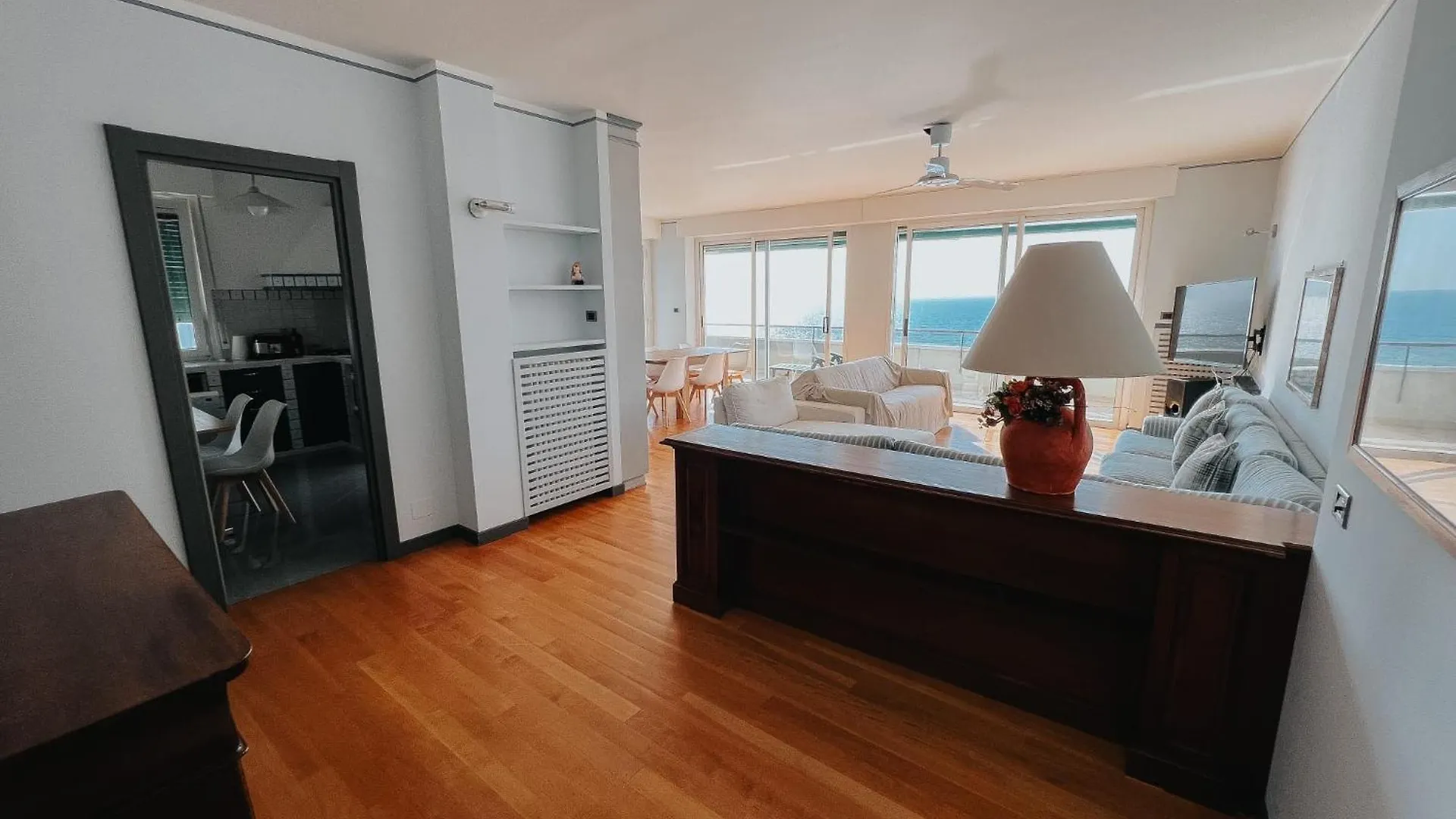 Apartment Suite Seaside Home - Fronte Mare Con Piscina Ospedaletti Italy