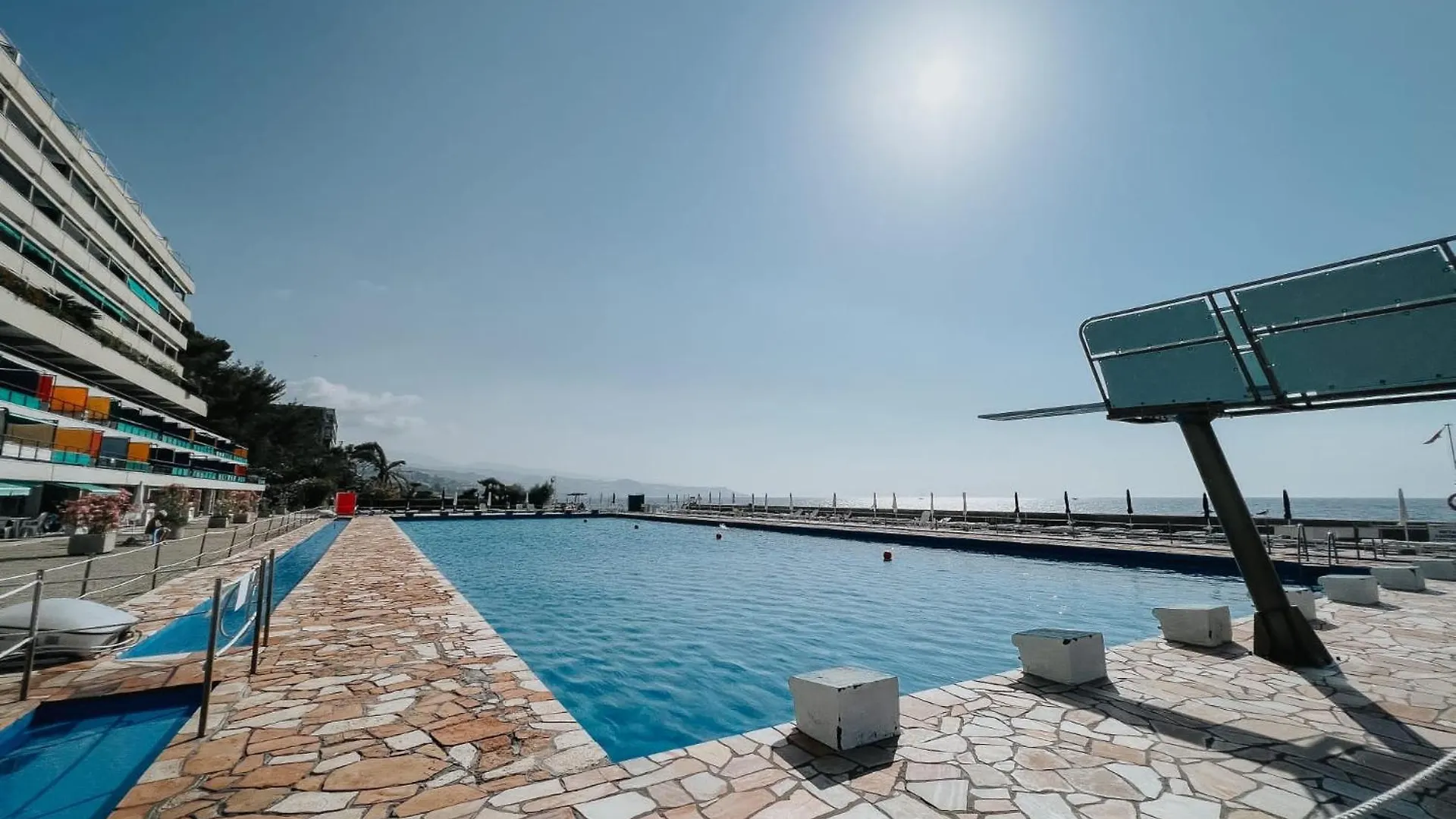 Apartment Suite Seaside Home - Fronte Mare Con Piscina Ospedaletti